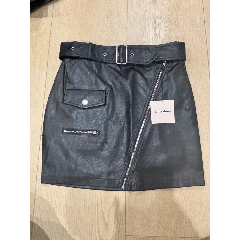 Superdown Black Faux Leather Moto Mini Skirt Belted Asymmetric Zip Womens XS NEW
